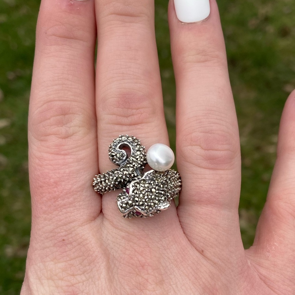 Pearl and Marcasite Panther Ring size 7.5 With Genuine Ruby Beautiful and Unique - Picture 2 of 10